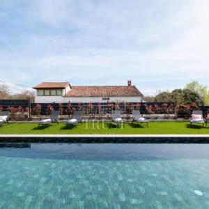 Poreč, moderna vila sa bazenom