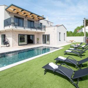 Poreč, moderna vila sa bazenom