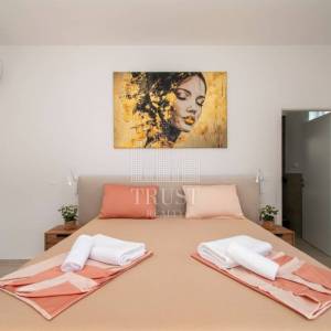 Poreč, moderna vila sa bazenom