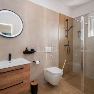 Poreč, moderna vila sa bazenom