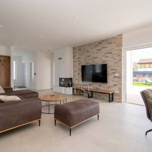 Poreč, moderna vila sa bazenom