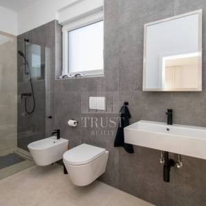 Poreč, moderna vila sa bazenom