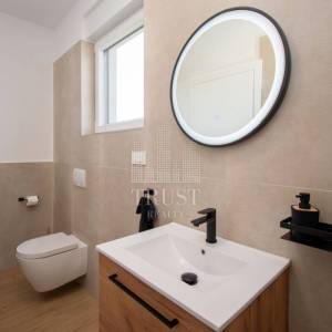 Poreč, moderna vila sa bazenom