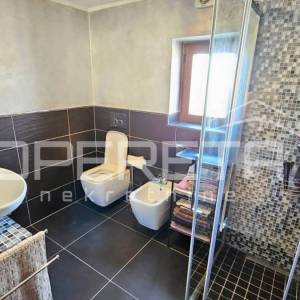 Poreč okolica - Samostojeća kamena kuća s velikim vrtom blizu mora