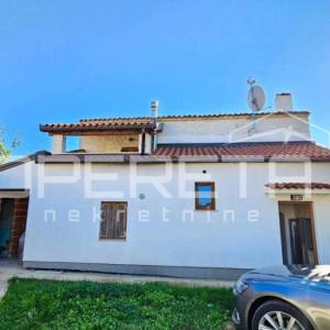 Poreč okolica - Samostojeća kamena kuća s velikim vrtom blizu mora