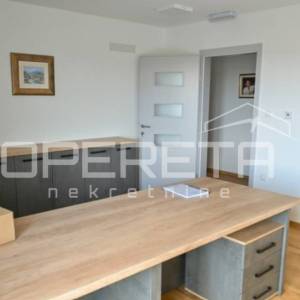  Poslovni kompleks na lokaciji između Varaždina i Ludbrega: hala, skladište, sil