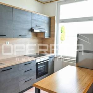  Poslovni kompleks na lokaciji između Varaždina i Ludbrega: hala, skladište, sil