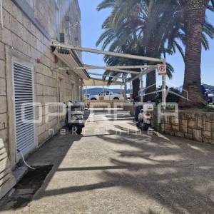 Poslovni prostor 175 m2 - centar Korčule uz more
