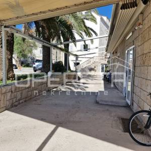 Poslovni prostor 175 m2 - centar Korčule uz more