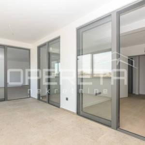 Poslovni prostor, najam, novogradnja, 93m2