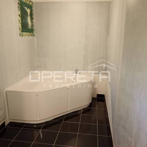 POSLOVNO - STAMBENA HALA BLIZU SLOVENSKE GRANICE