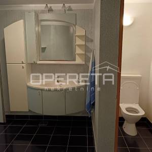 POSLOVNO - STAMBENA HALA BLIZU SLOVENSKE GRANICE