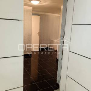 POSLOVNO - STAMBENA HALA BLIZU SLOVENSKE GRANICE