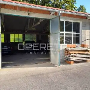 POSLOVNO - STAMBENA HALA BLIZU SLOVENSKE GRANICE