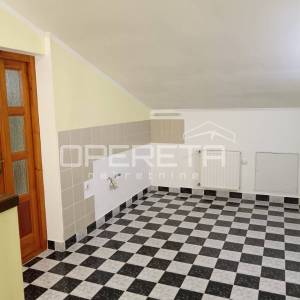 POSLOVNO - STAMBENA HALA BLIZU SLOVENSKE GRANICE