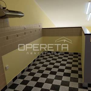 POSLOVNO - STAMBENA HALA BLIZU SLOVENSKE GRANICE