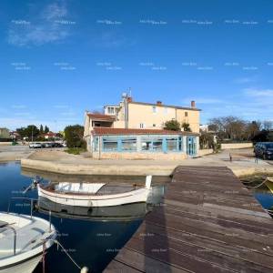 Poslovno-stambena zgrada pored mora, Medulin!