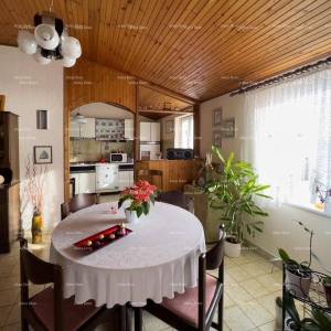 Poslovno-stambena zgrada pored mora, Medulin!