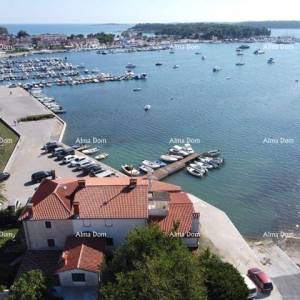 Poslovno-stambena zgrada pored mora, Medulin!