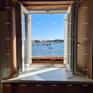 Poslovno-stambena zgrada pored mora, Medulin!