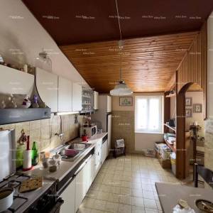 Poslovno-stambena zgrada pored mora, Medulin!