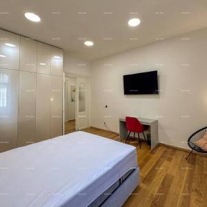 Predivan, renovirani stan u strogom centru, na gradskoj tržnici, Pula!