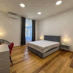 Predivan, renovirani stan u strogom centru, na gradskoj tržnici, Pula!