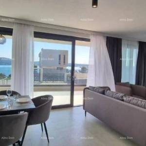 Predivan stan u Medulinu sa garažom. Blizina mora i plaže cca 500 metara.