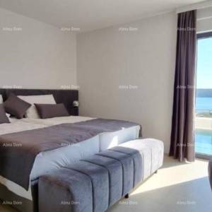 Predivan stan u Medulinu sa garažom. Blizina mora i plaže cca 500 metara.