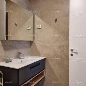 Predivan stan u Medulinu sa garažom. Blizina mora i plaže cca 500 metara.