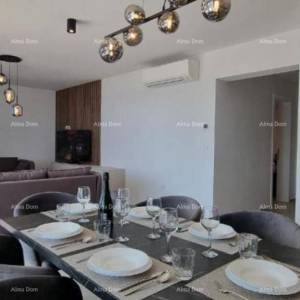 Predivan stan u Medulinu sa garažom. Blizina mora i plaže cca 500 metara.