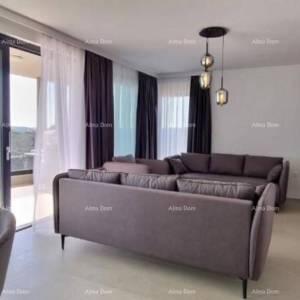 Predivan stan u Medulinu sa garažom. Blizina mora i plaže cca 500 metara.