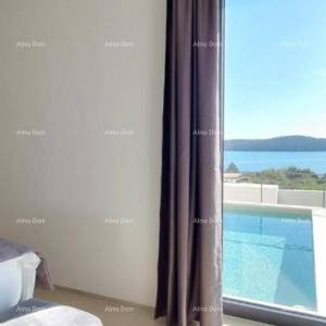 Predivan stan u Medulinu sa garažom. Blizina mora i plaže cca 500 metara.