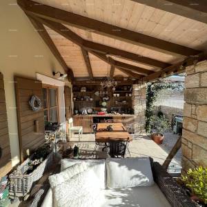 Prekrasna rustikalna kuća s bazenom i manjim dodatnim objektom-pool house, Svetvinčenat!