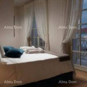 Prekrasna vila s bazenom u Vabrigi.