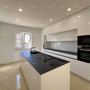 Prekrasna vila u mediteranskom stilu, Umag. Manji kompleks  sa vilama , blizina novog luksuznog kompleksa Petram Resorta....