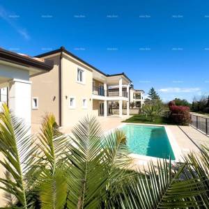 Prekrasna vila u mediteranskom stilu, Umag. Manji kompleks  sa vilama , blizina novog luksuznog kompleksa Petram Resorta....