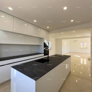 Prekrasna vila u mediteranskom stilu, Umag. Manji kompleks  sa vilama , blizina novog luksuznog kompleksa Petram Resorta....