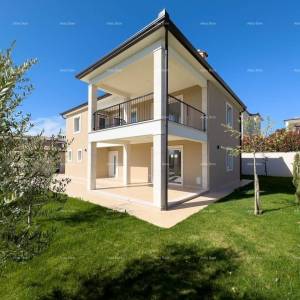 Prekrasna vila u mediteranskom stilu, Umag. Manji kompleks  sa vilama , blizina novog luksuznog kompleksa Petram Resorta....