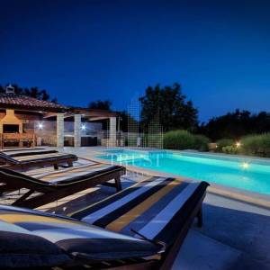 Prekrasna Villa u Svetvinčenti, Istra - 294m2 s bazenom, 2000m2 okućnice - POGLED MORE