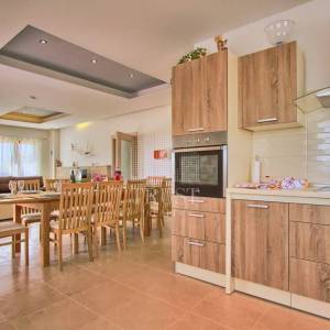 Prekrasna Villa u Svetvinčenti, Istra - 294m2 s bazenom, 2000m2 okućnice - POGLED MORE