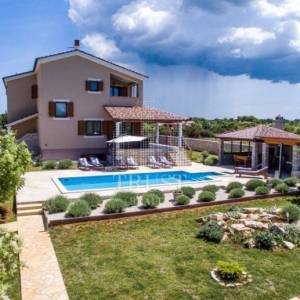 Prekrasna Villa u Svetvinčenti, Istra - 294m2 s bazenom, 2000m2 okućnice - POGLED MORE