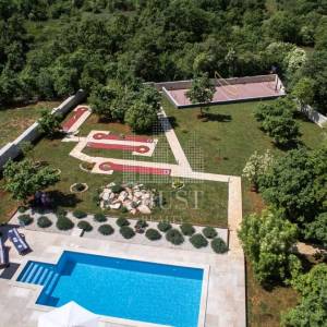 Prekrasna Villa u Svetvinčenti, Istra - 294m2 s bazenom, 2000m2 okućnice - POGLED MORE