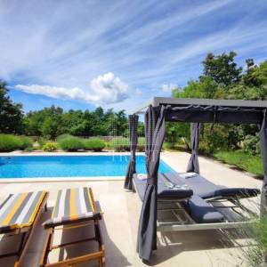 Prekrasna Villa u Svetvinčenti, Istra - 294m2 s bazenom, 2000m2 okućnice - POGLED MORE