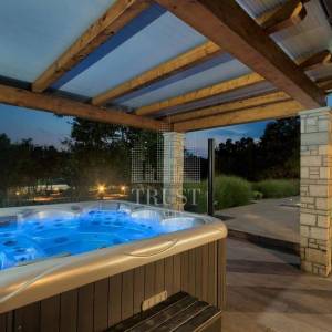 Prekrasna Villa u Svetvinčenti, Istra - 294m2 s bazenom, 2000m2 okućnice - POGLED MORE