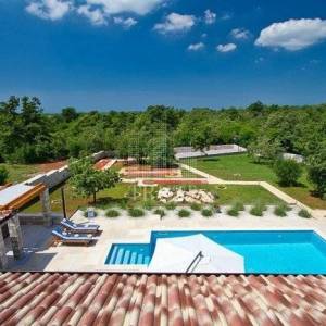 Prekrasna Villa u Svetvinčenti, Istra - 294m2 s bazenom, 2000m2 okućnice - POGLED MORE
