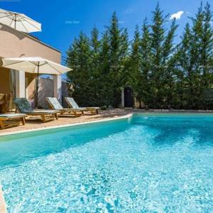 Prekrasno obnovljena istarska kuća s privatnim bazenom   Svetvinčenat