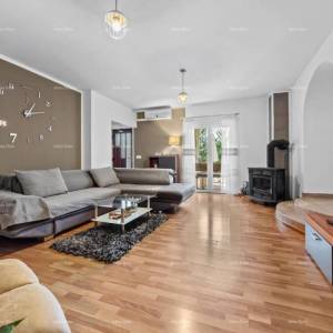 Prekrasno obnovljena istarska kuća s privatnim bazenom   Svetvinčenat