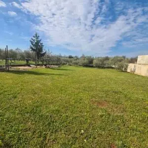 Prelijepo građevinsko zemljište – 600 m², Lovreć