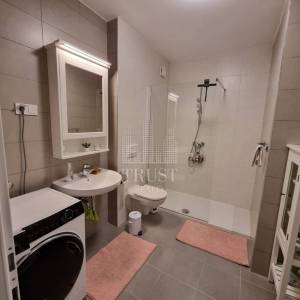 Premantura – luksuzni stan s krovnom terasom i panoramskim pogledom na more, 400 m od plaže